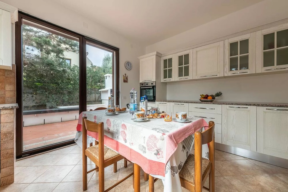 Amazing Detached Villa for 8 Guests Near Stintino photo 3