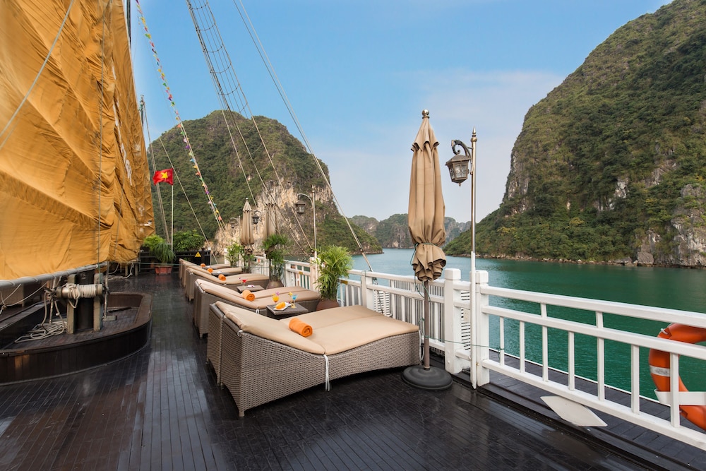 Verdure Lotus Grandeur Cruise on Ha Long Bay - Image 4