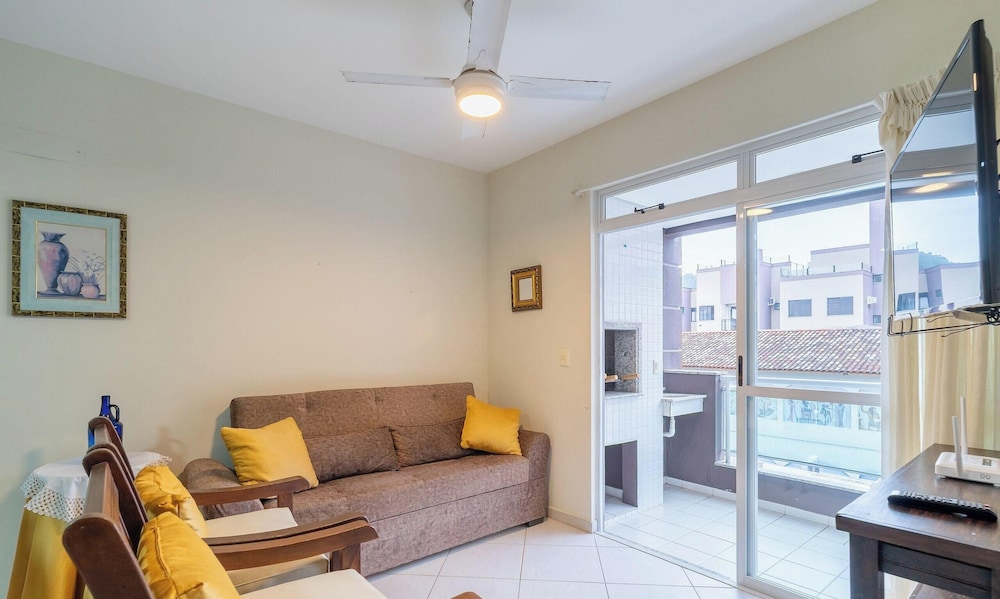 Apt w/ Barbecue Grill 190m From the Beach Pga0205