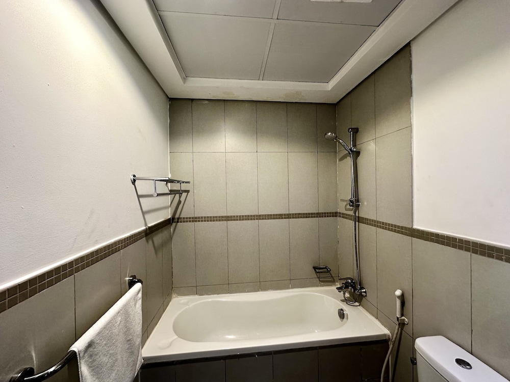 Lux BnB Travo Tower I Private Garden I Lake View