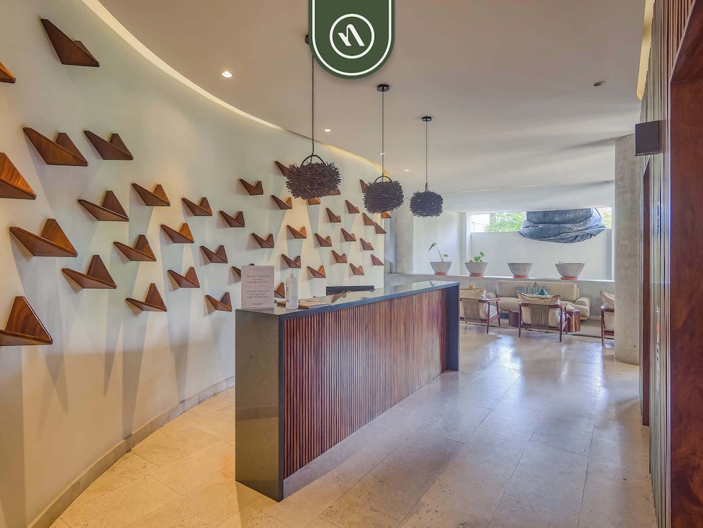 Centric 2BR Condo- Balcony - Rooftop Pool