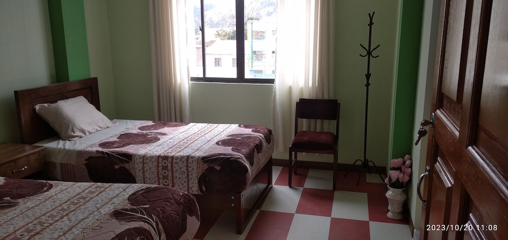 HOSTAL ETERNA PRIMAVERA