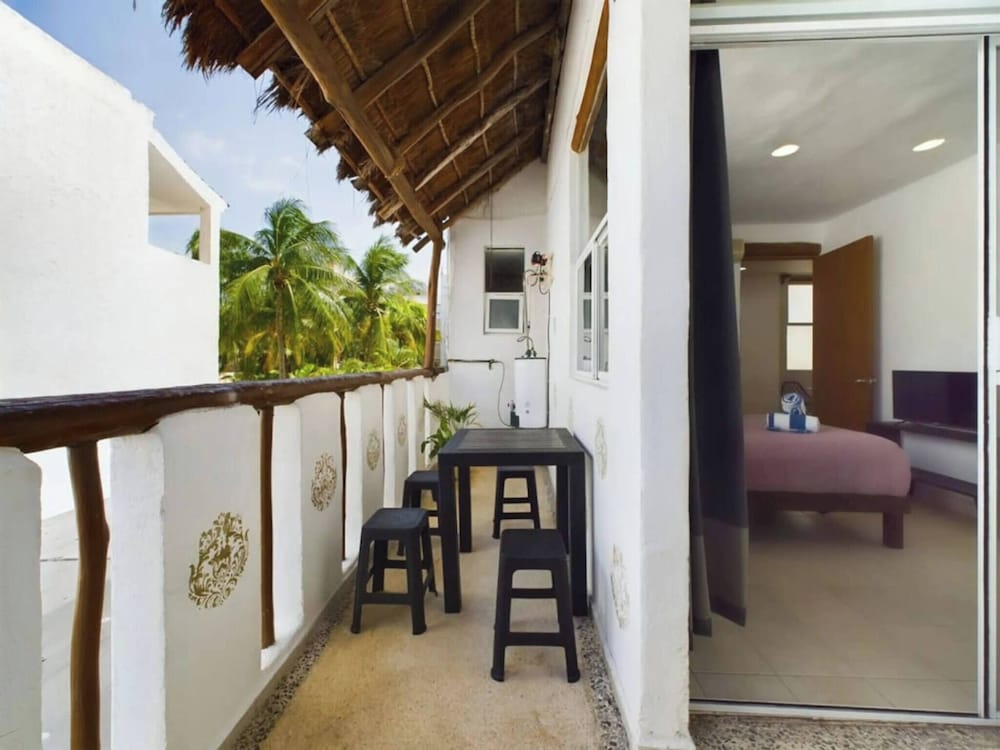Stylish 1BR Apartment With Private Terrace in Playa del Carmen