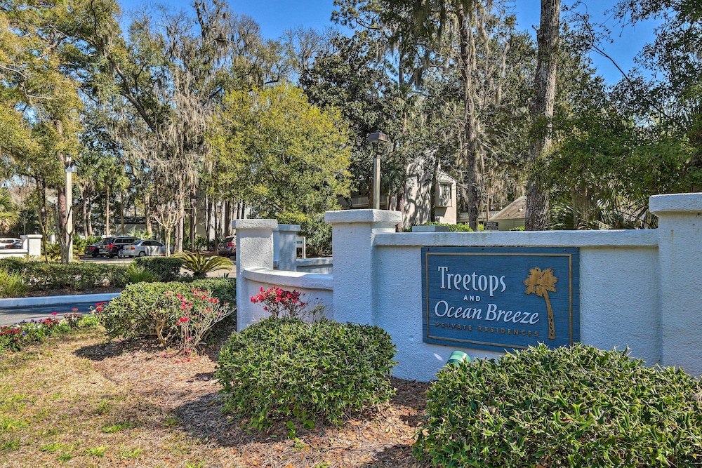 Walk to Coligny Beach Park: Coastal Oasis w/ Pool view 2