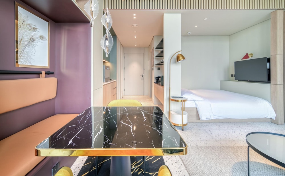 Sleek Comfy Studio w Burj Khalifa View Balcony