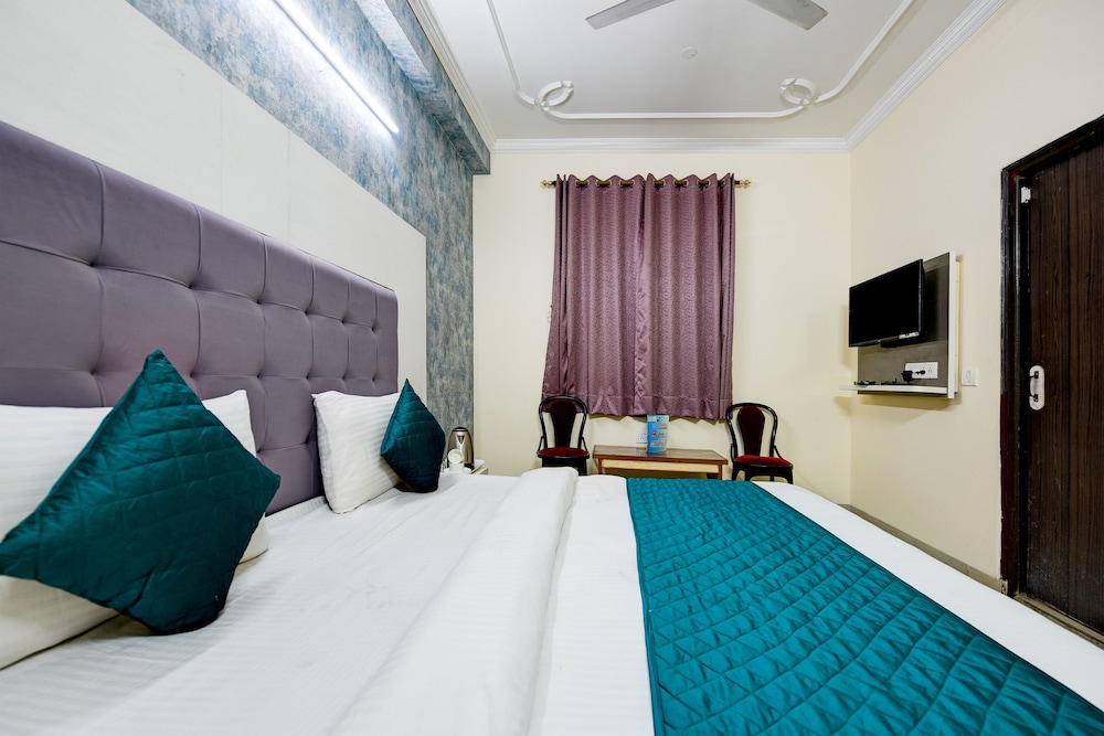 Room-hotel Mayank Plaza-near IGI Airport