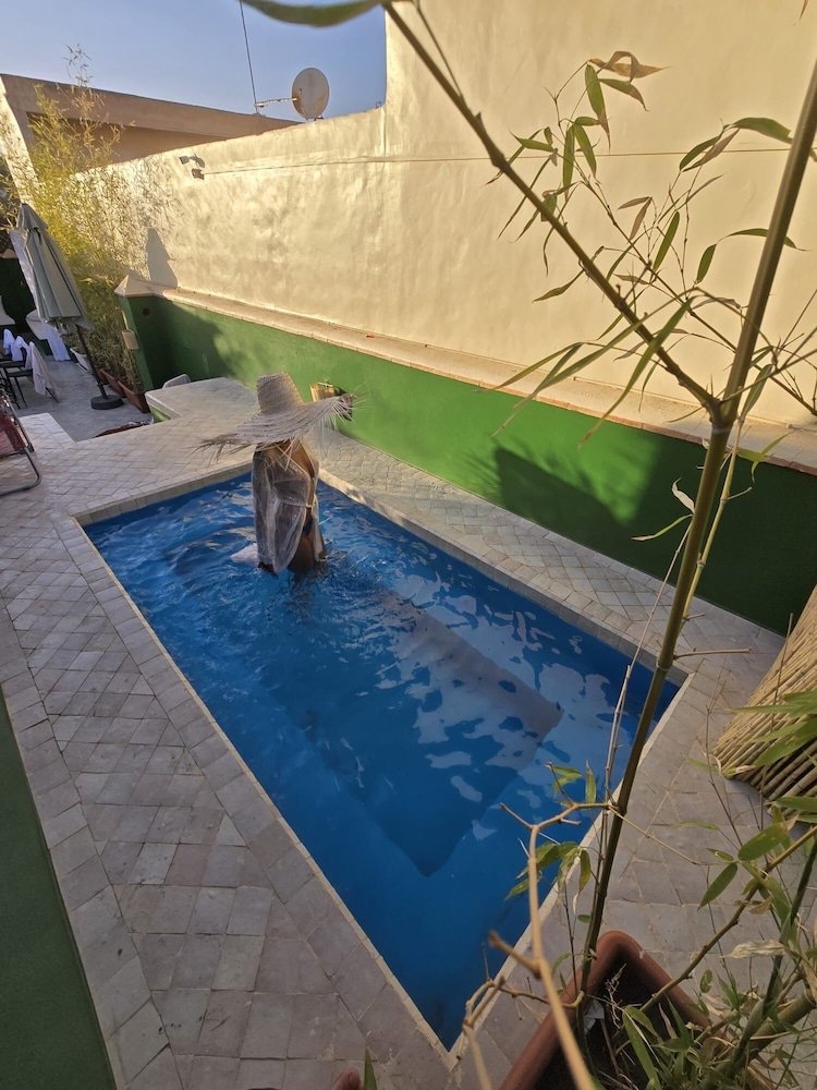 Riad Awatif le 36