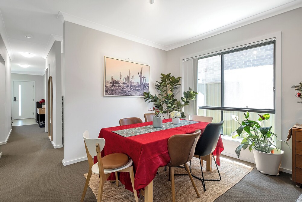 Kozyguru | Marsden Park | Charming 5Bed + Backyard