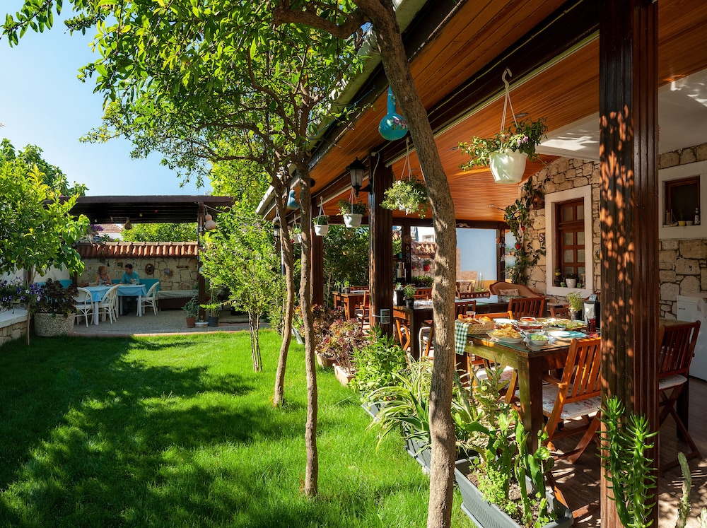 Flores Hotel Alaçatı - Image 31