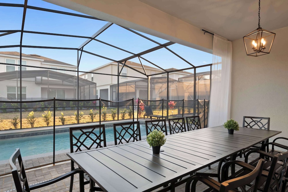Luxurious Windsor Cay Villa Private Pool, Epic Game Room & Minutes to Disney!
