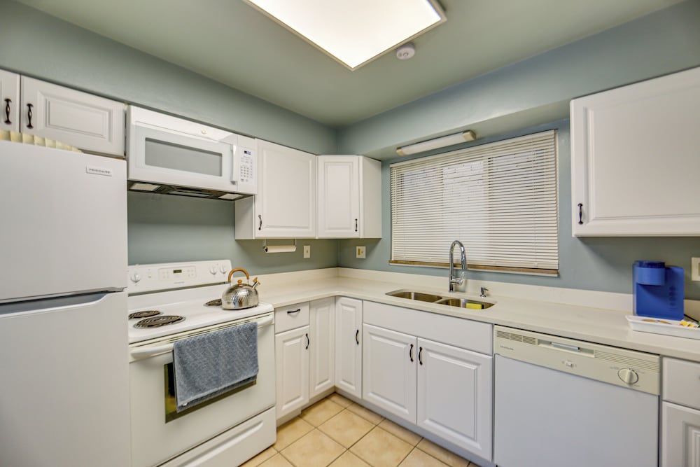 8 Mi to Dtwn: Retreat w/ Balcony in Pittsburgh! view 5