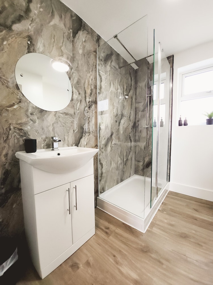 Port Eynon Suite - 1 Bed - Ocean Breeze view 4