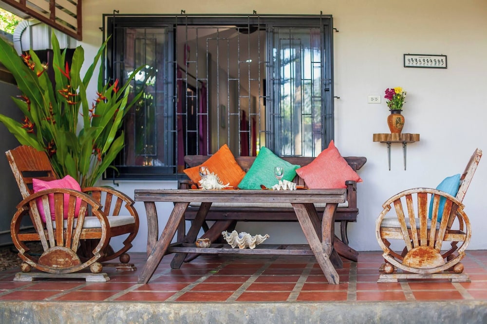 House 4 People sea View 100 m From the Beach