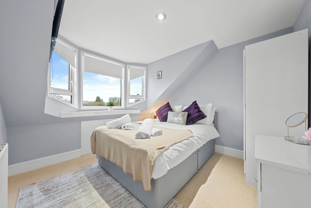 Charming Village Escape near Loch Lomond