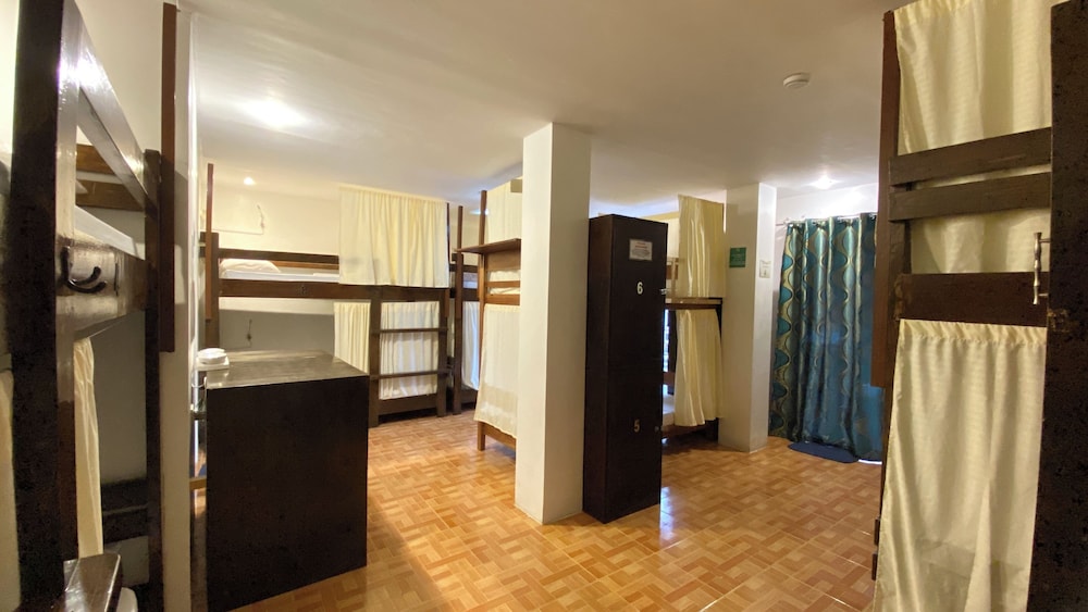 CHILL OUT HOSTEL BORACAY