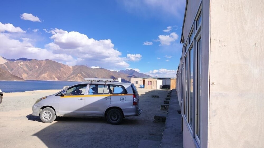 Soma Retreat Cottage Pangong Lake view 4