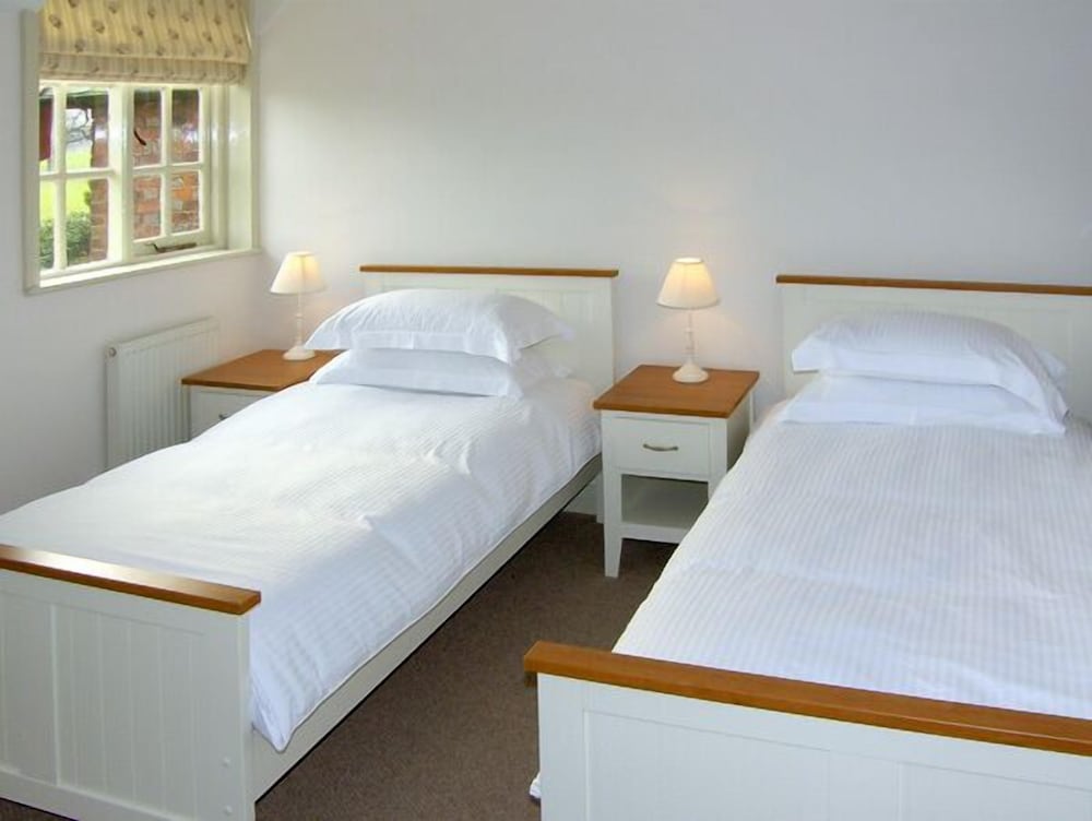Knutsford Vacations - Dairy Apartment 2 - Property Image 6