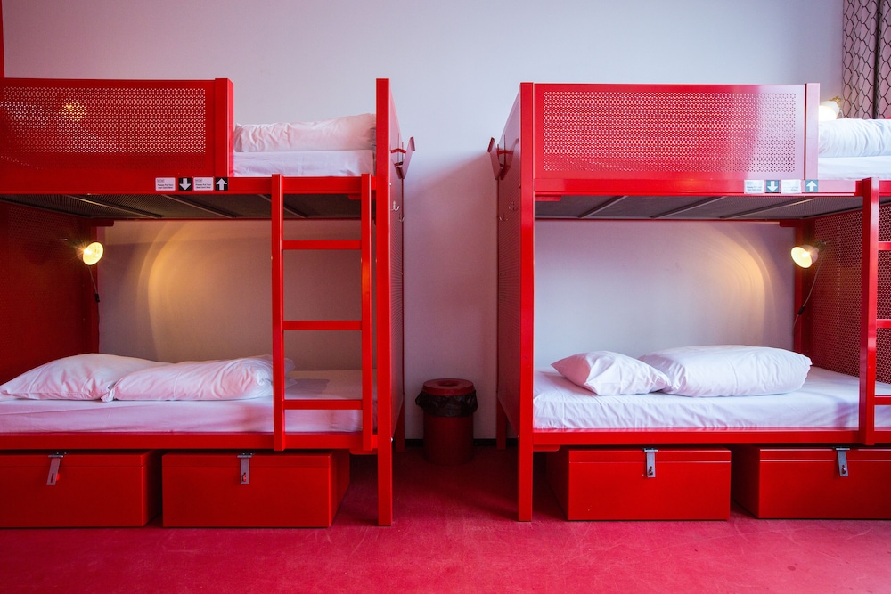 WOW Hostel Amsterdam