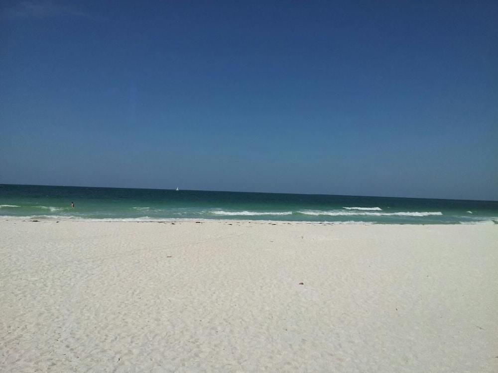 Coconuts Beach Resort