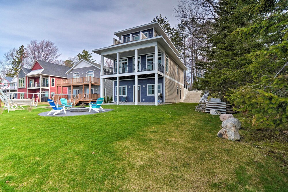 1/2 Mi to White Pine Trail: Lakefront Home w/ Dock view 5