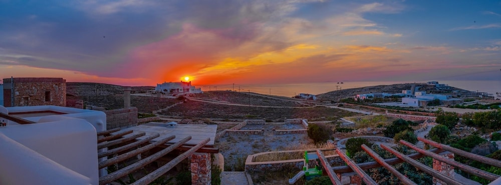 Villa Ioanna for 10 - Allparos Villas