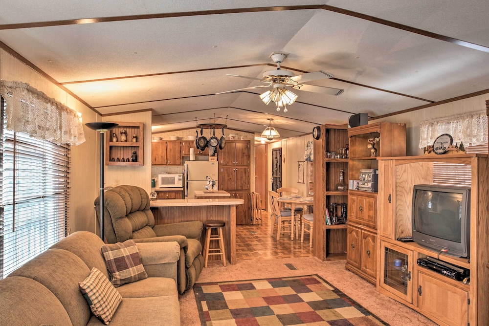 Cloudcroft Cabin w/ Deck: Near Skiing & Fishing!
