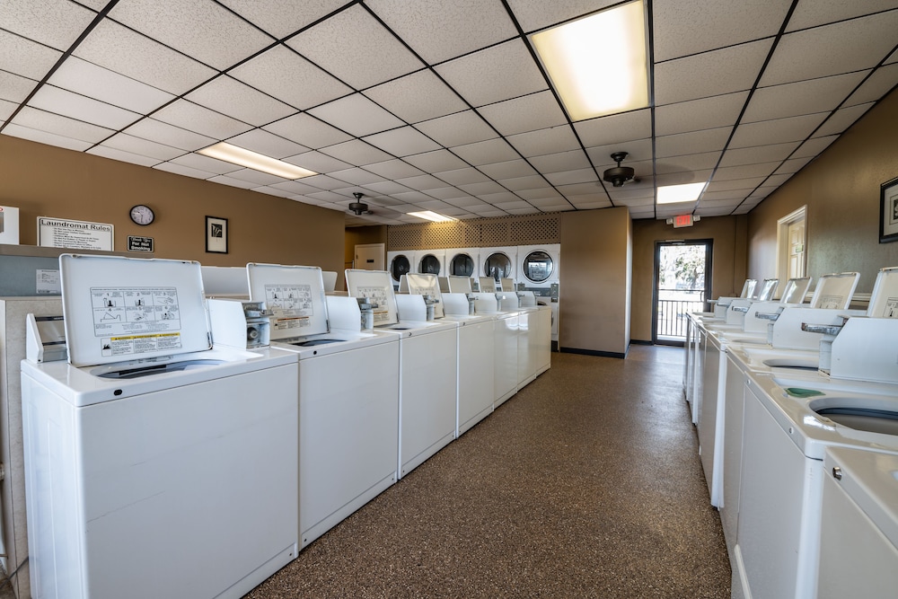 Sebring Vacations - Buttonwood Bay RV Resort - Property Image 9