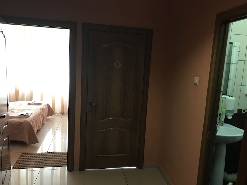 Good Cat - Hostel