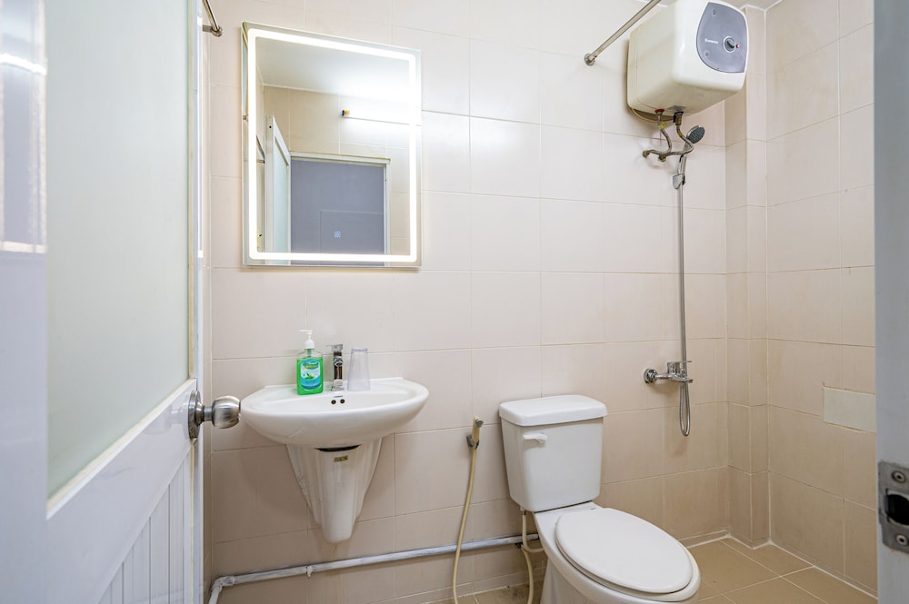 Saigon Central Group Stay