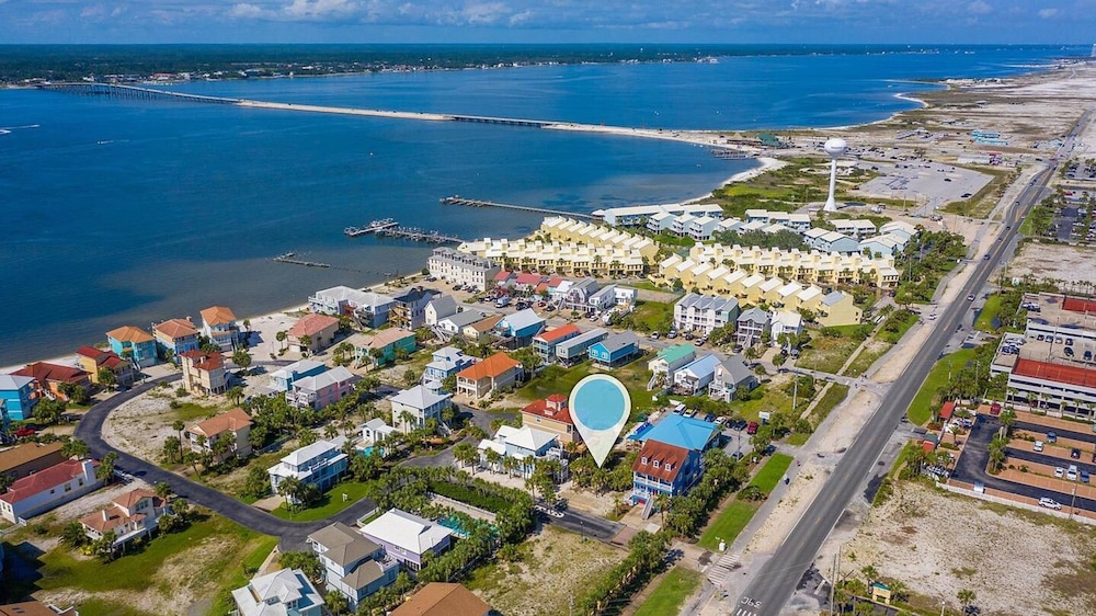 Days Like This -spacious Home Steps From the Beach