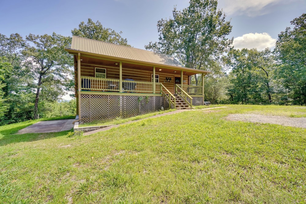 Lake & Mountain Views: Rockwood Cabin on 8 Acres