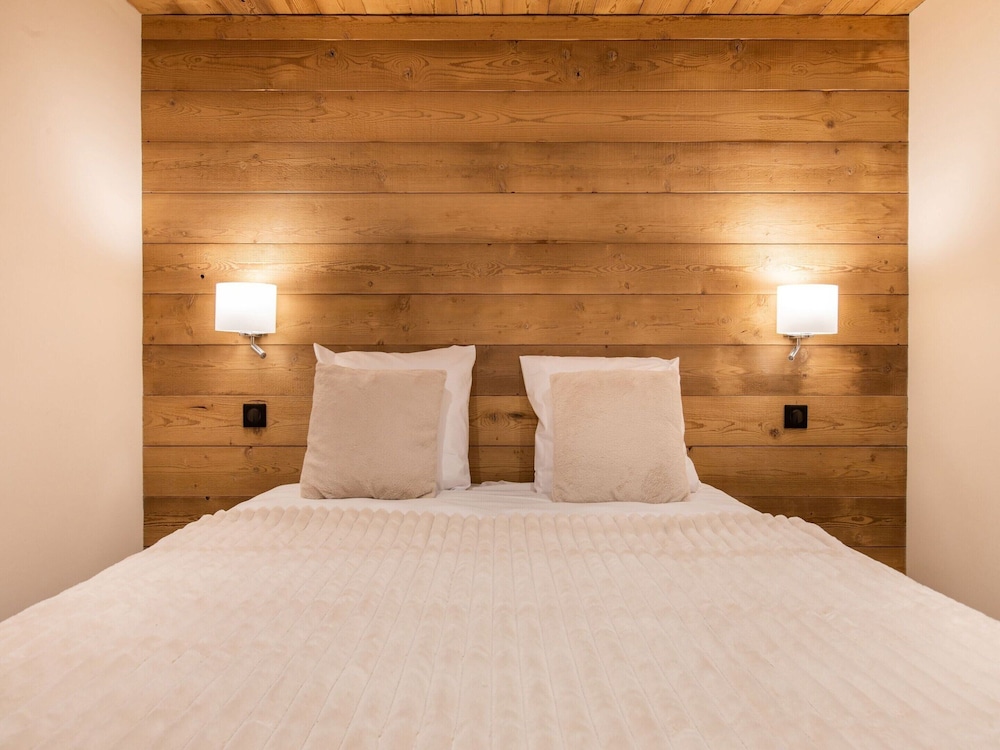 Chalet in Champagny by Ski Slopes