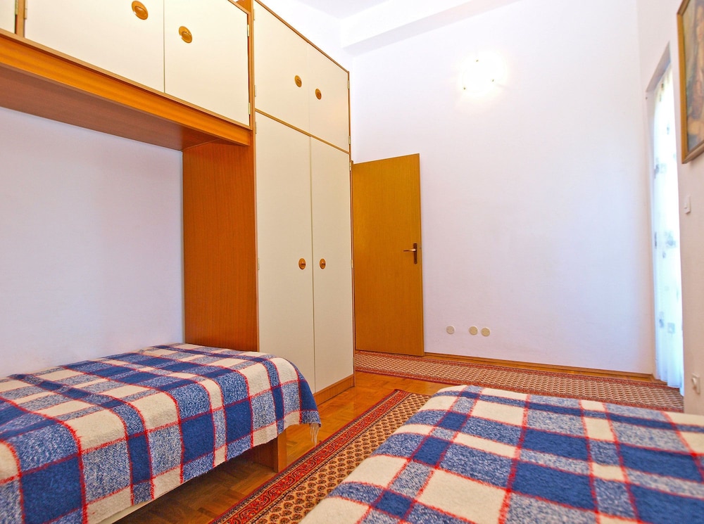 Apartment 950 view 4