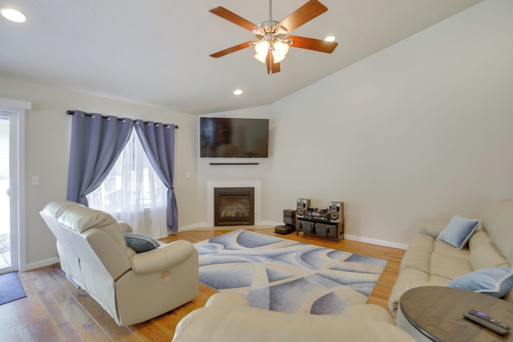 2 Blocks to White Water Launch: Mill City Home