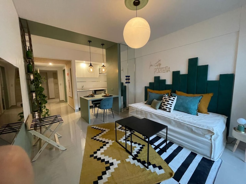Ayres Suites Moreno
