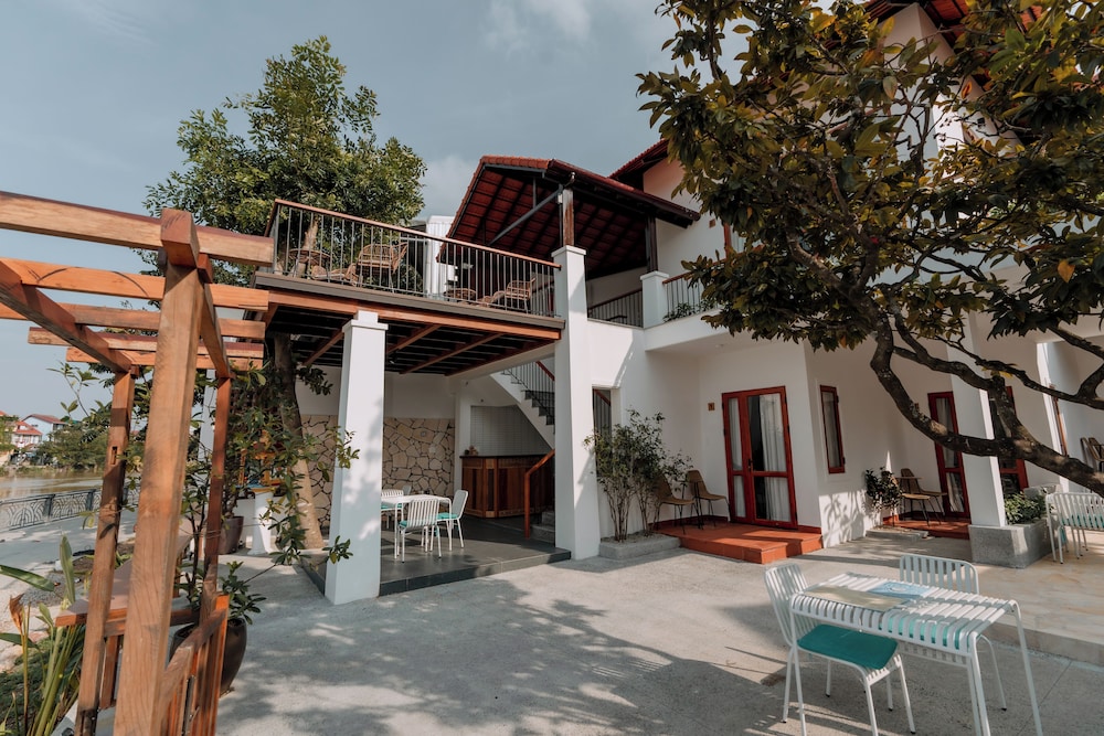 Hue Riverside Villa