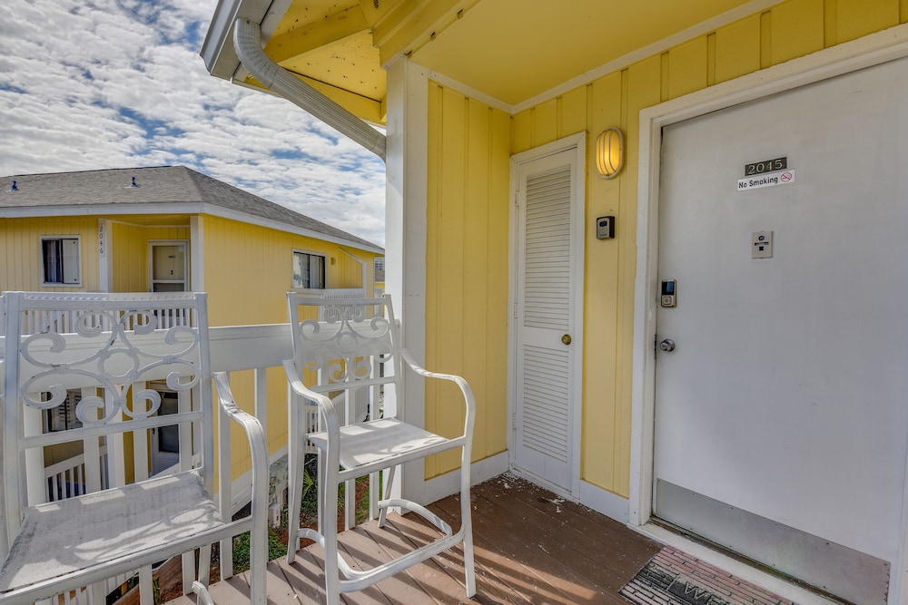 Canalfront Condo w/ Pool - Walk to Destin Beach! view 5