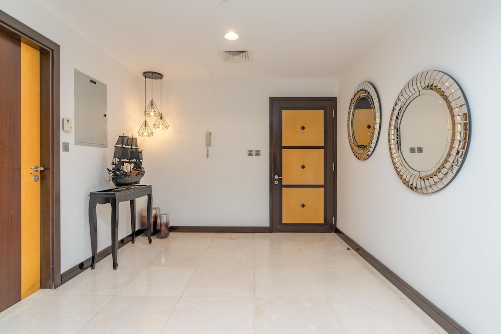 Lux BnB Duplex Casa Private Garden JBR