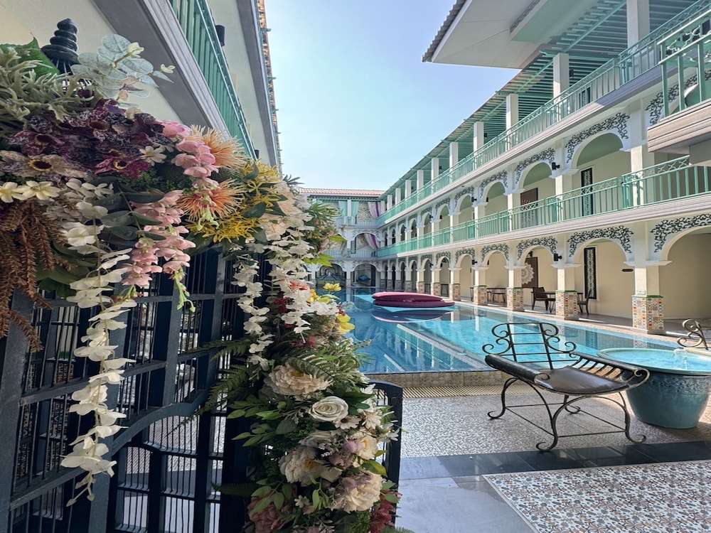The Grand Morocc Hotel