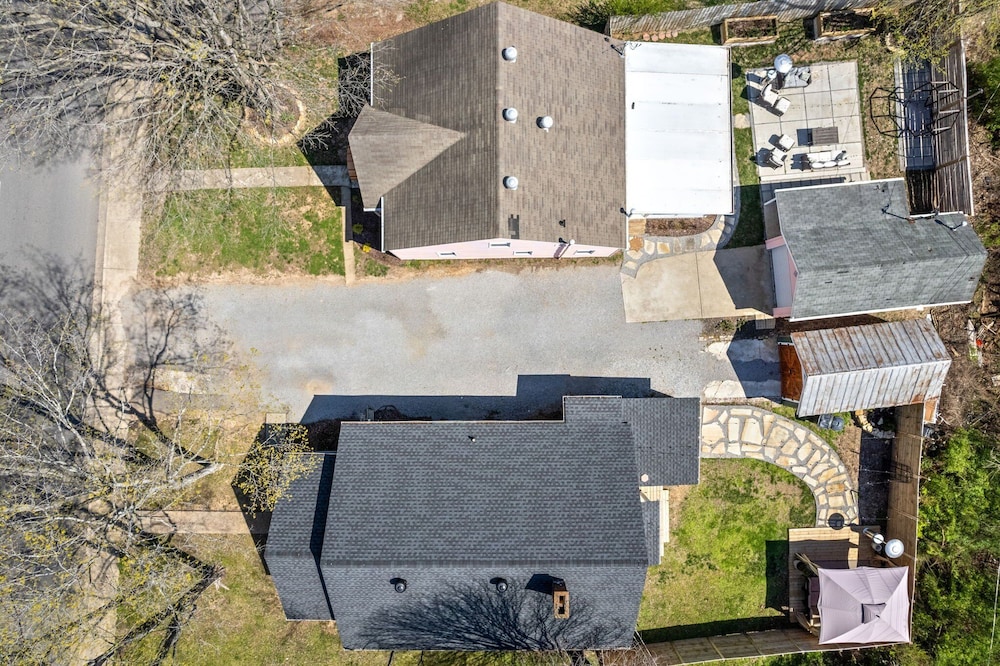 The Pink & Old Clarksville House