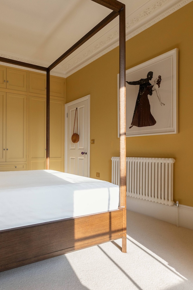 Milborne Grove by Onefinestay