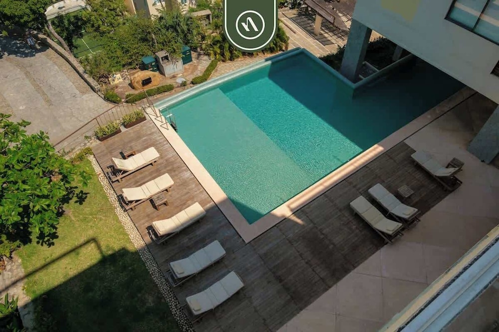 Luxury 4 BR Condo - Amazing Bay View - Pool