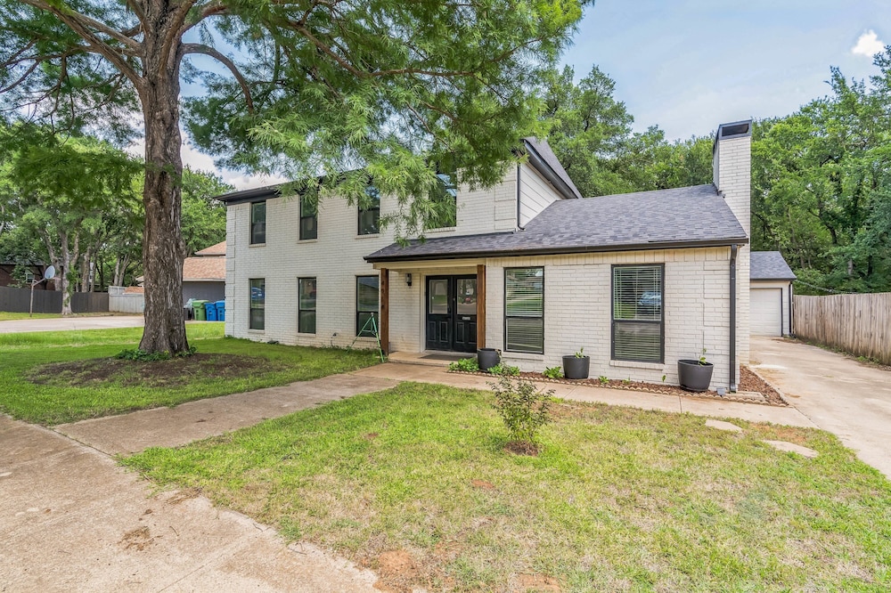 Stylish Flower Mound Home With Private Pool 5 Bedroom Home