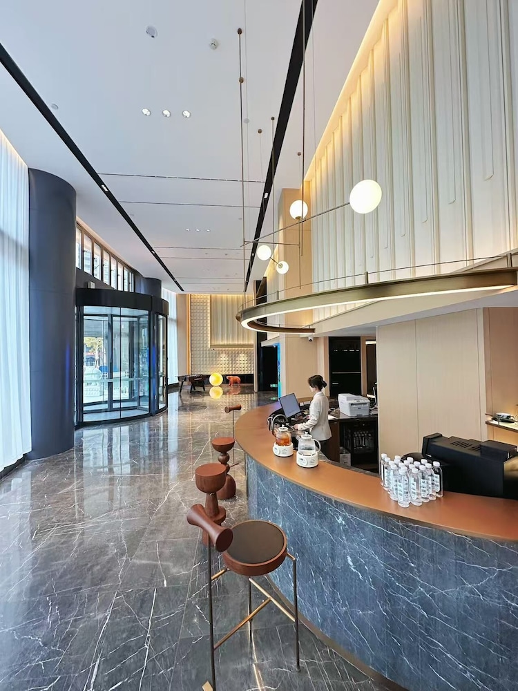 Echarm Plus Hotel