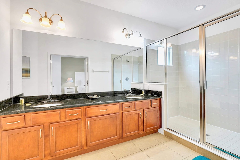 Upstay Lakefront Home w Pool, Game Room and BBQ