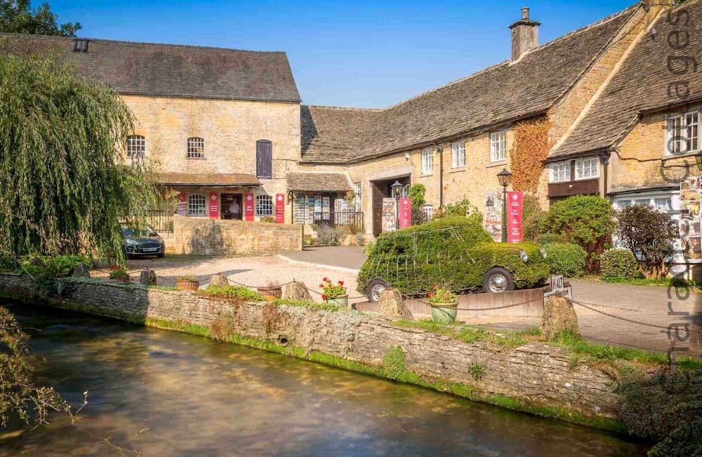 Weir Cottage