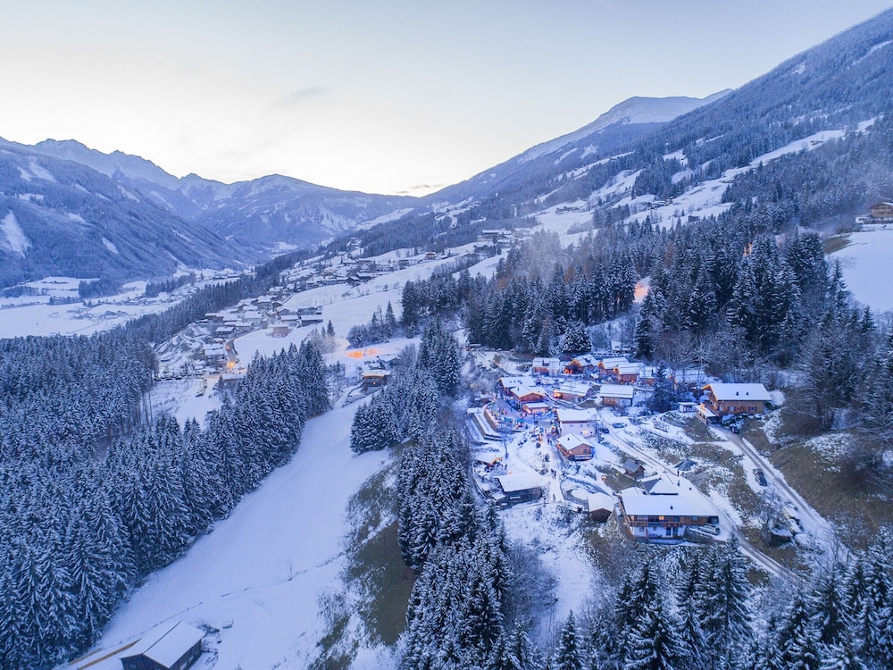 Chalet in Wildkogel Near Ski Slopes & Pool