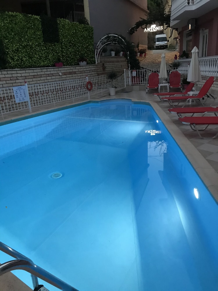 Villa Antonis