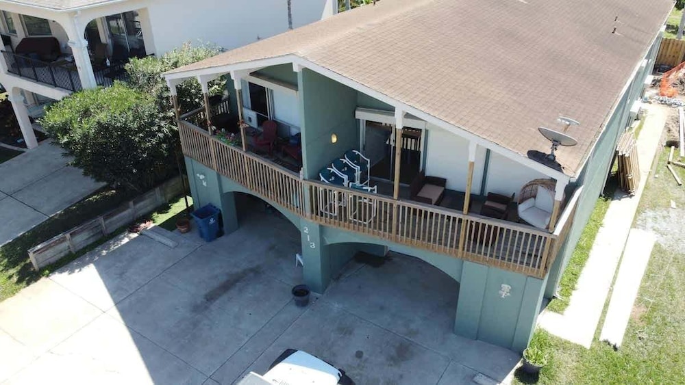 Large 3 Bedr Bay Views Pool Great Deck 3 Bedroom Condo
