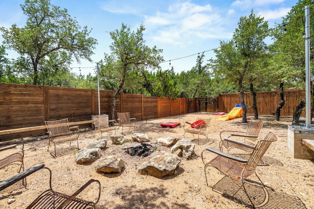 Contemporary 3BR Country Gem Swim Spa Fire Pit